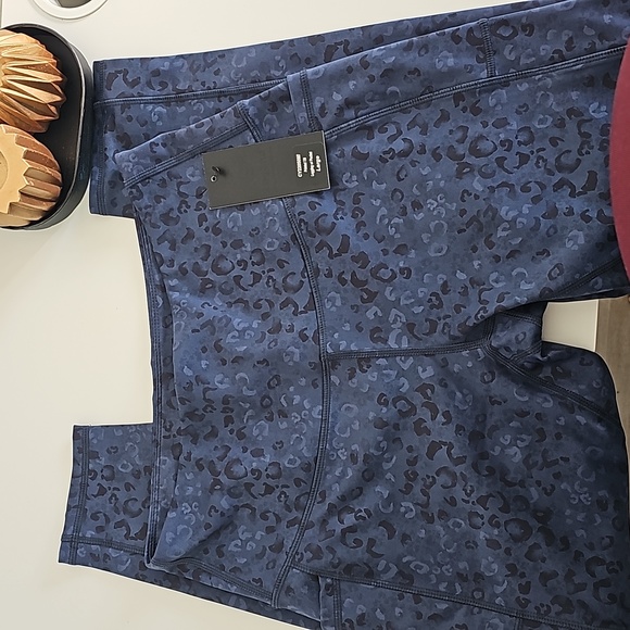 Womans performance leggings gym yoga leopard print sz large. - Picture 4 of 5